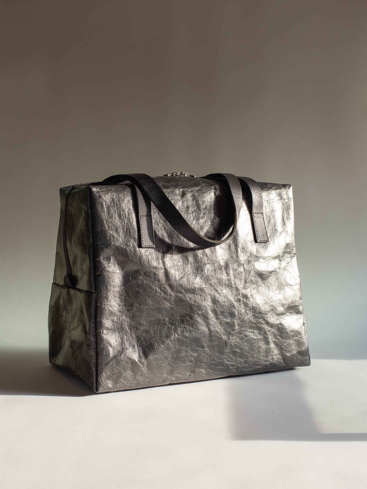 VISITOR Paper Boston Bag