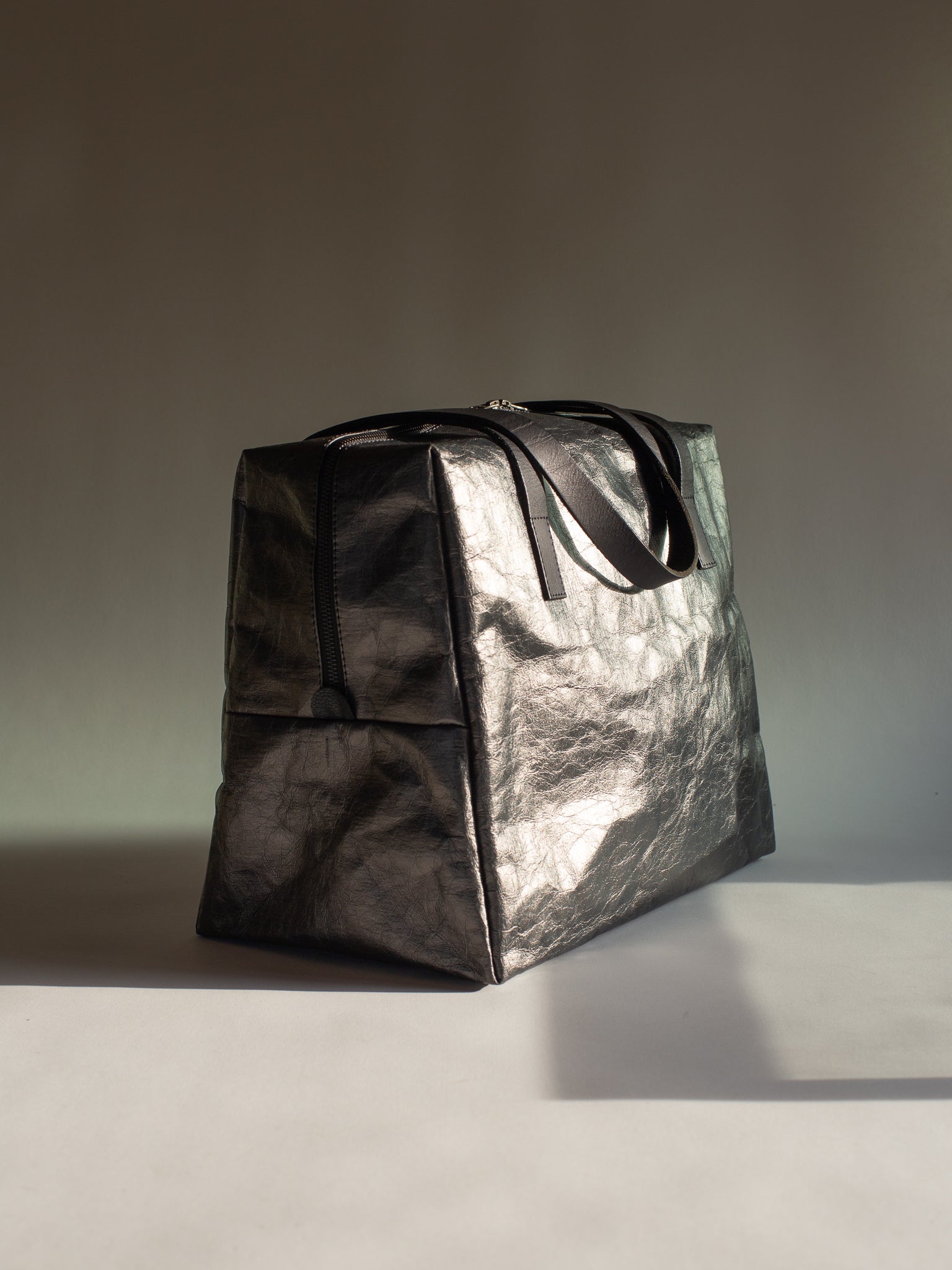 VISITOR Paper Boston Bag